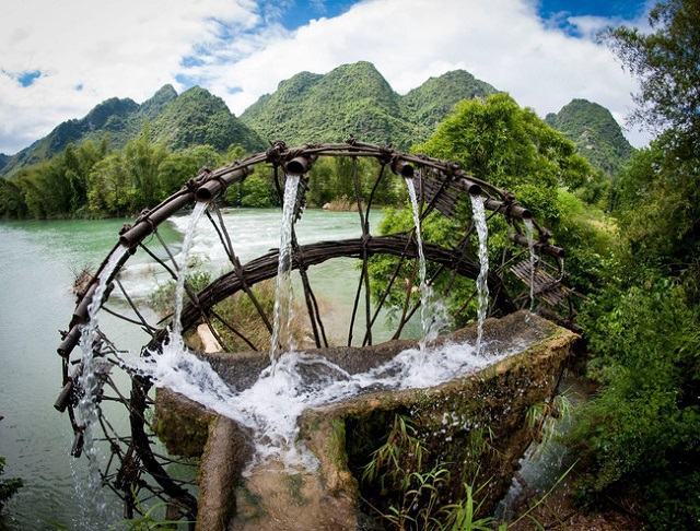 Ảnh 2: Nước cũng có thể tạo ra năng lượng “xanh” Ảnh 2: Nước cũng có thể tạo ra năng lượng “xanh”