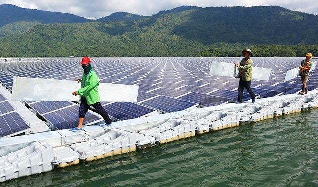 Tại sao nên sử dụng điện năng lượng mặt trời cho gia đình tại Hà Tĩnh? Tại sao nên sử dụng điện năng lượng mặt trời cho gia đình tại Hà Tĩnh?