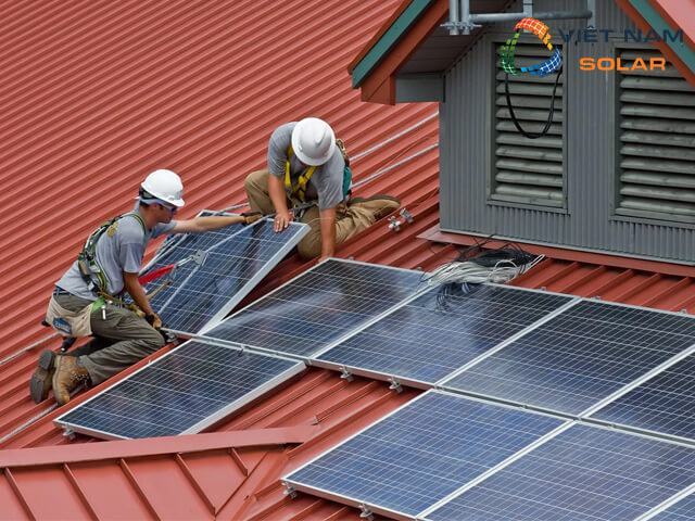 Cách lắp pin năng lượng mặt trời trên mái tôn như thế nào