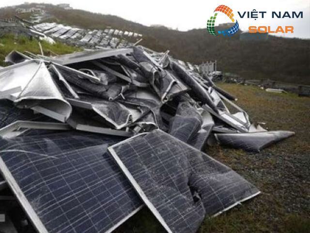Xử lý pin mặt trời hết hạn như thế nào