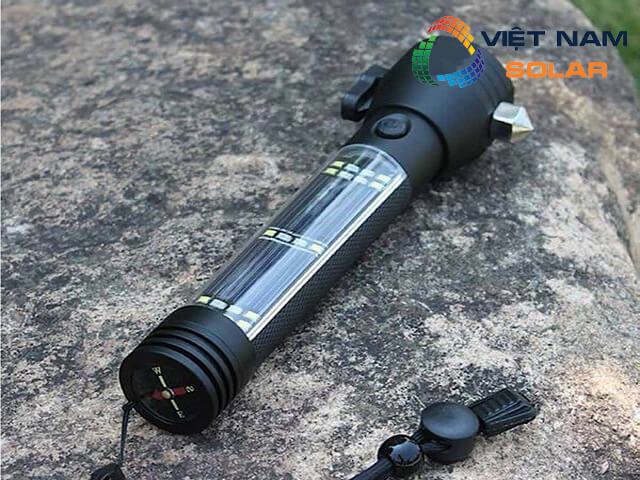 Đèn pin năng lượng mặt trời