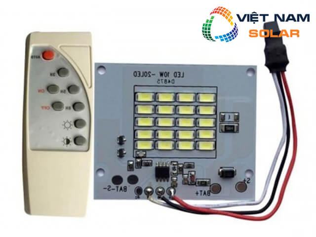 Nguyên lý hoạt động của điều khiển đèn năng lượng mặt trời
