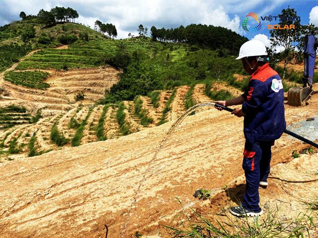 Hệ thống bơm nước năng lượng mặt trời là gì?