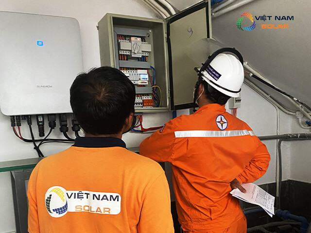 Phụ kiện điện mặt trời gồm những gì