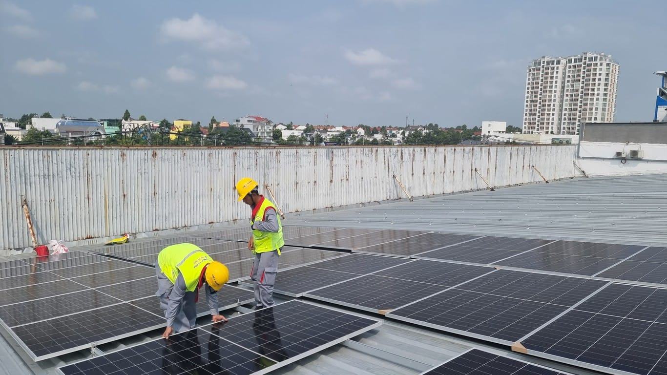 Trời mưa có điện mặt trời không?