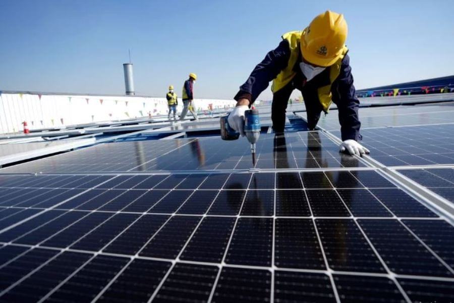 Cách bảo vệ tấm pin NLMT trước giông bão