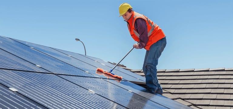Tấm pin NLMT bị vỡ kính có sử dụng được không