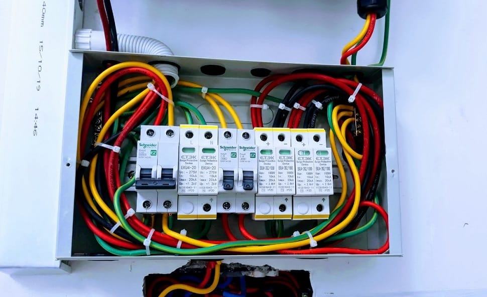 Vai trò của CB DC chuyên dụng cho điện năng lượng mặt trời