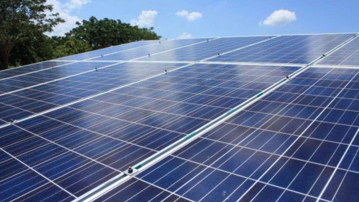 Các chất bán dẫn điện trong năng lượng mặt trời