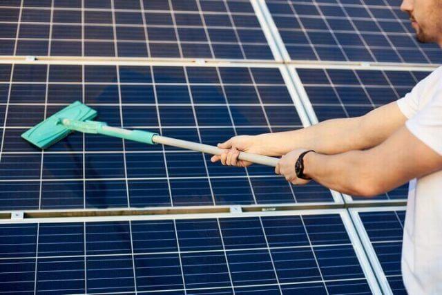 Chất tẩy rửa chuyên dụng dành riêng cho tấm pin mặt trời