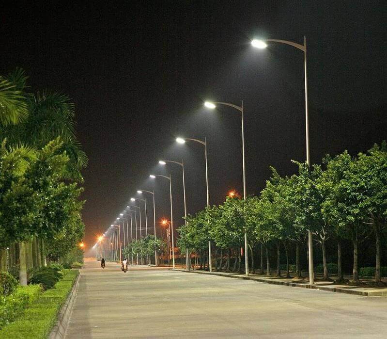 Điểm khác nhau giữa đèn đường mặt trời và đèn đường thông thường