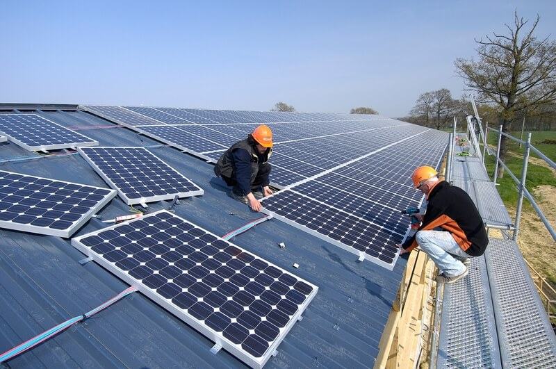 Giá lắp đặt điện mặt trời cho trường học là bao nhiêu?