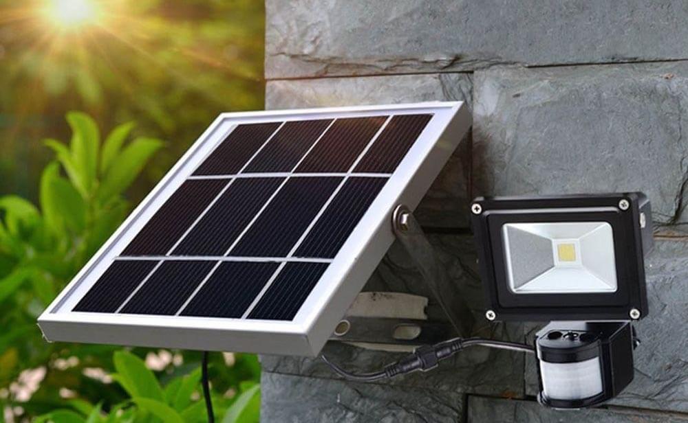Nên lựa chọn đèn năng lượng mặt trời hay đèn LED?
