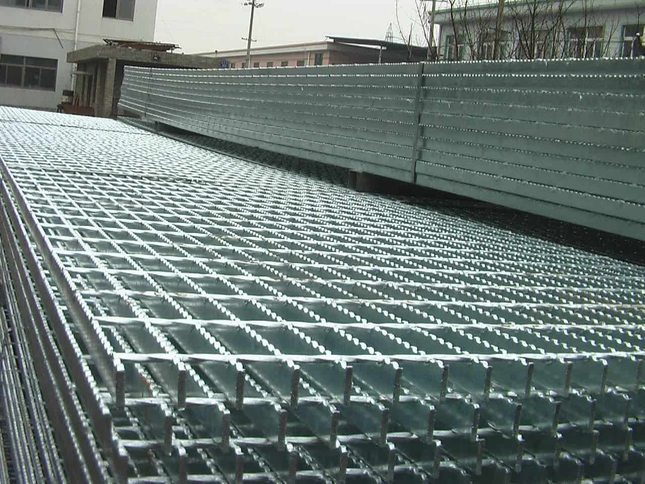 Ưu điểm nổi bật của sàn thao tác solar