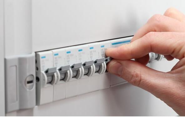 Vai trò và ứng dụng của CB chống giật