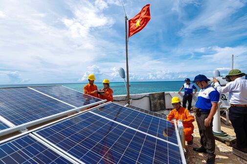 Quy mô hệ thống điện năng lượng mặt trời dân dụng so với điện năng lượng mặt trời thương mại